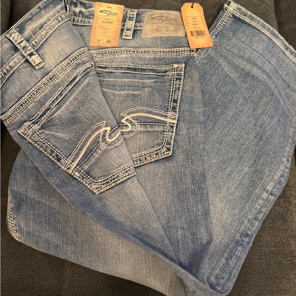 Silver jeans 42x30 with tags